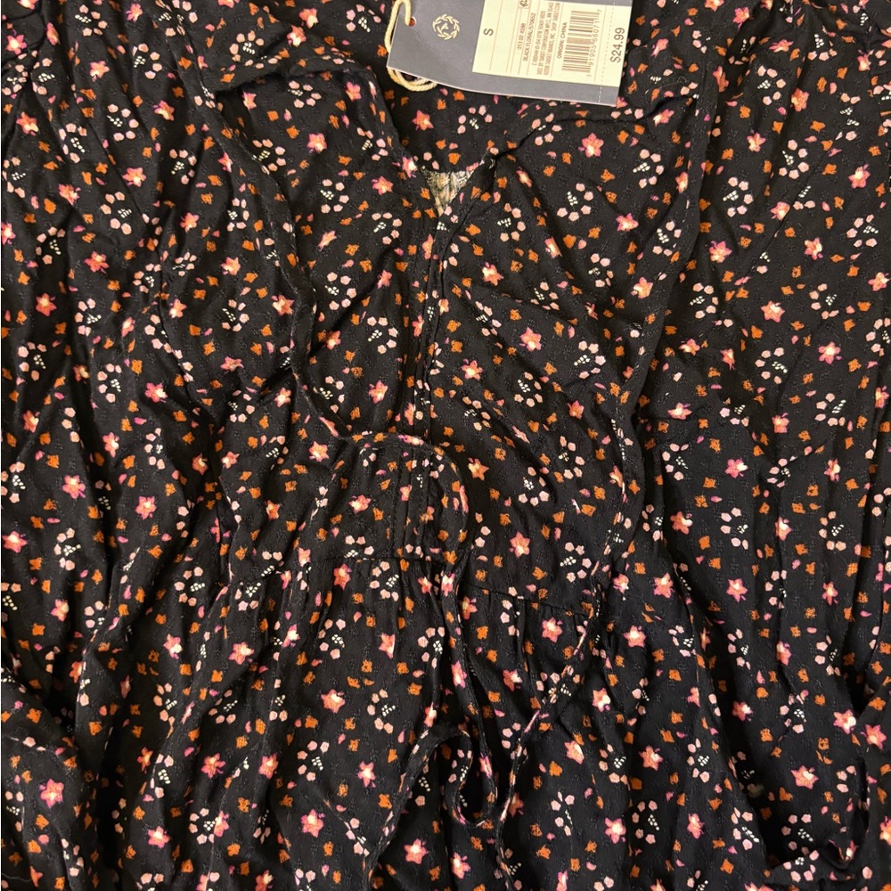 Universal Thread Black Floral Blouse - Picture 4 of 5